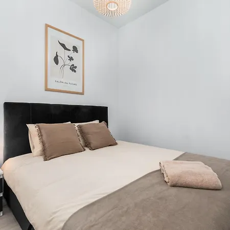 Coco Premium Warszawa Radosc Apartment Exterior photo